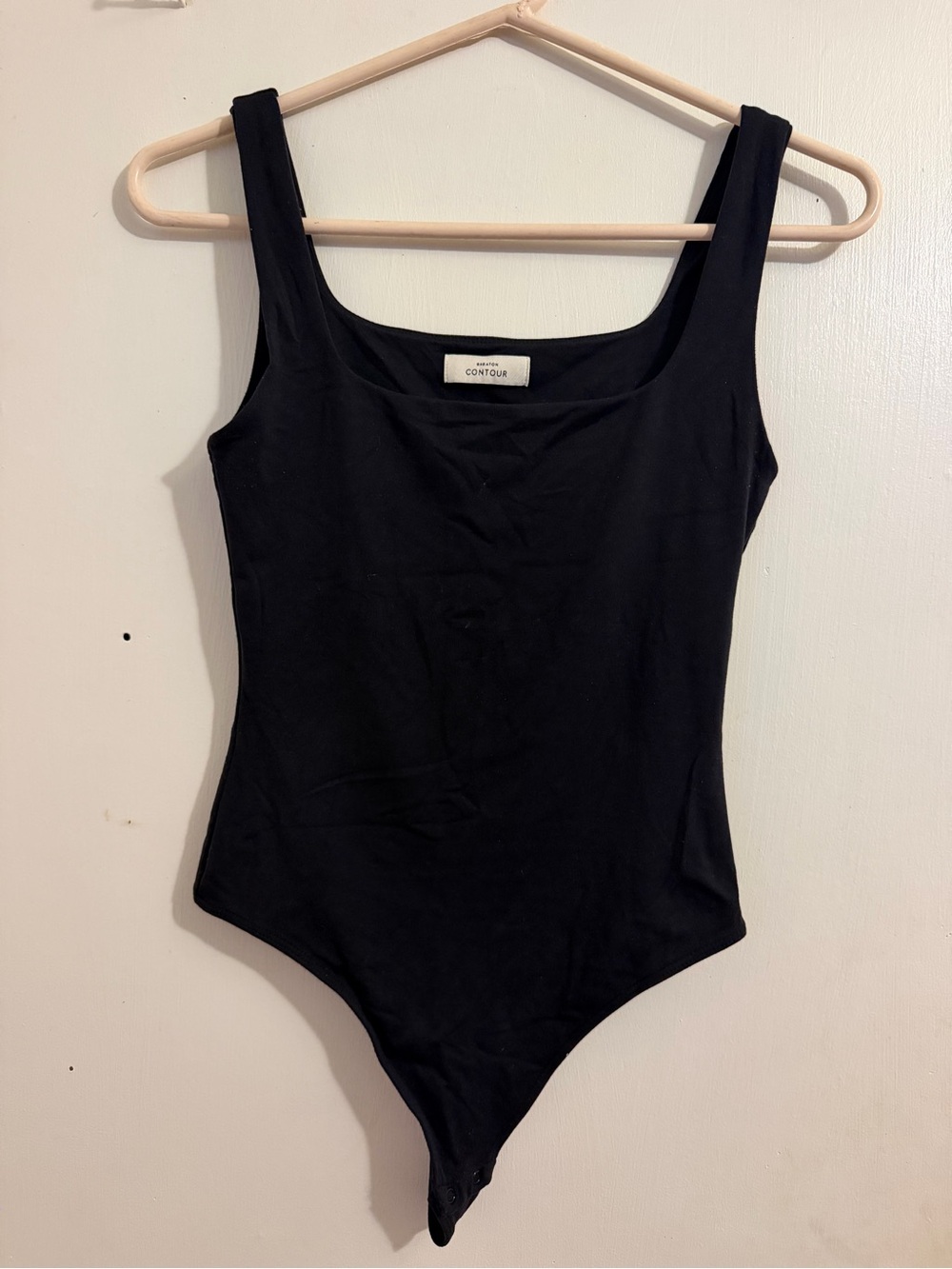 aritzia babaton contour squareneck bodysuit